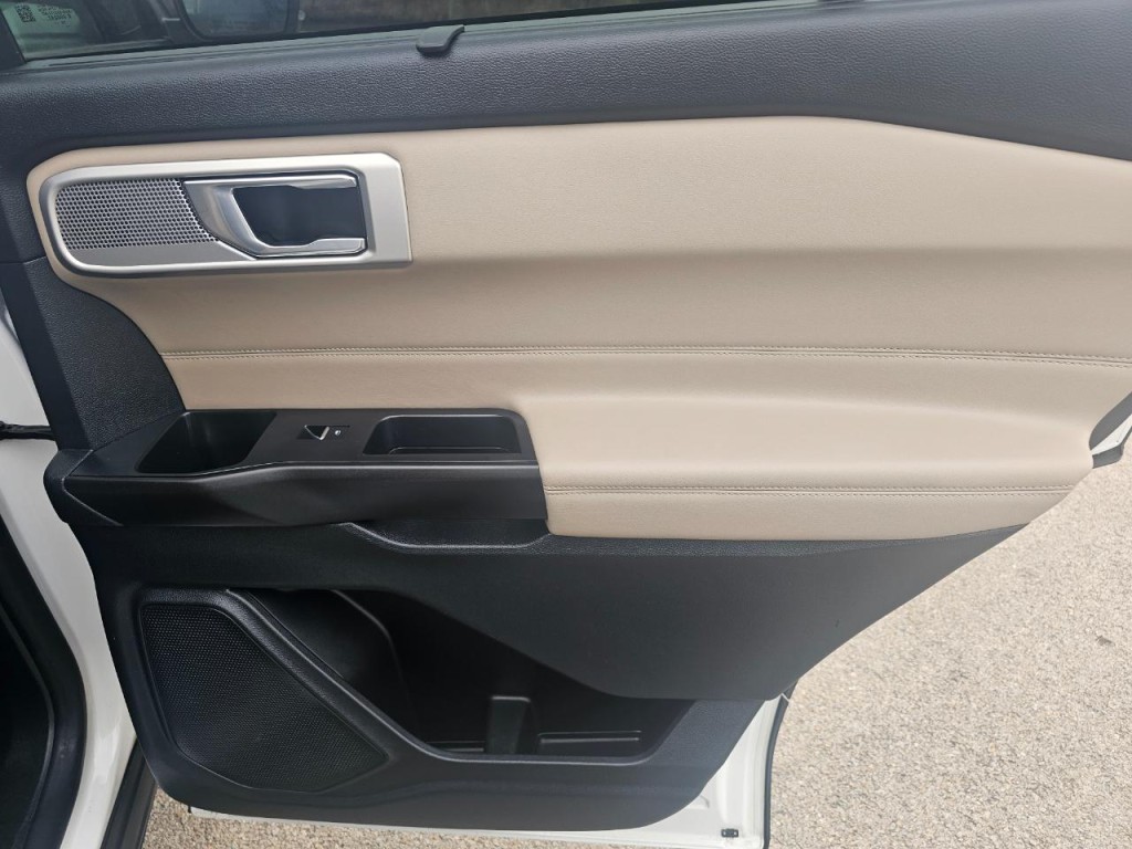 2020 Ford Explorer Image 20