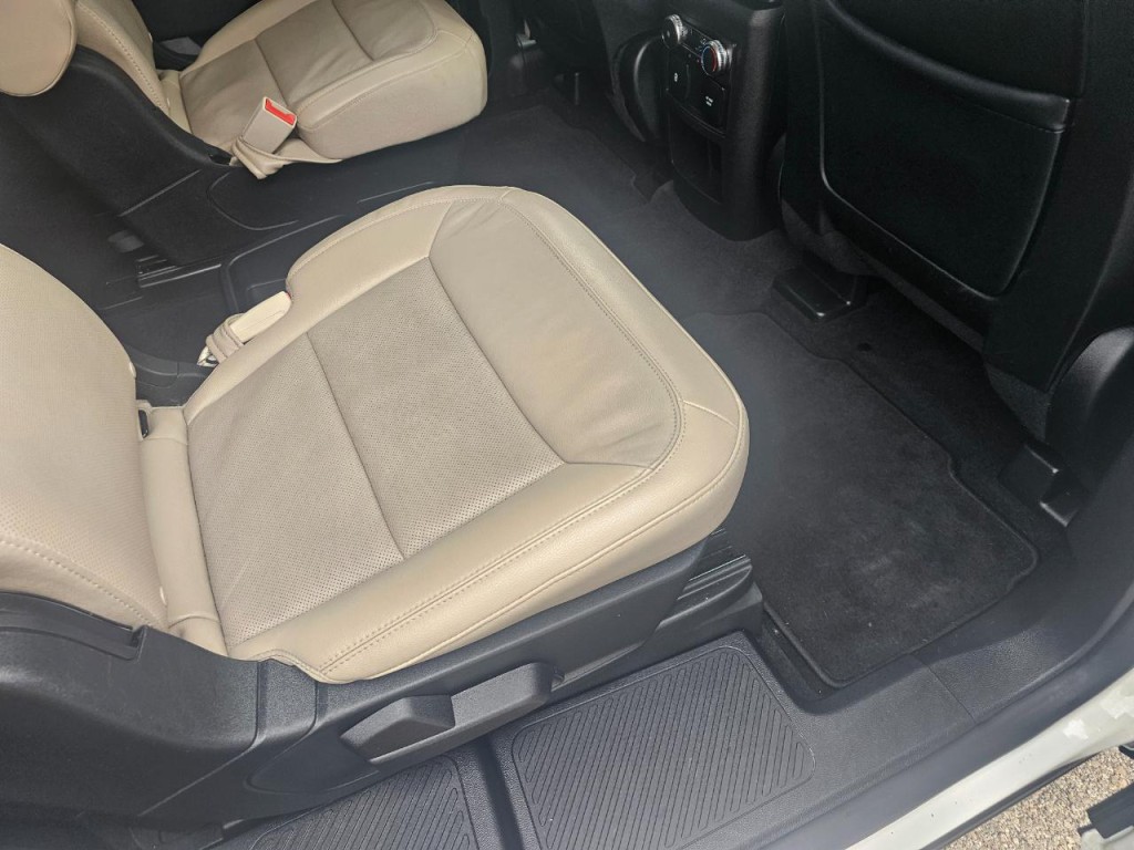 2020 Ford Explorer Image 21