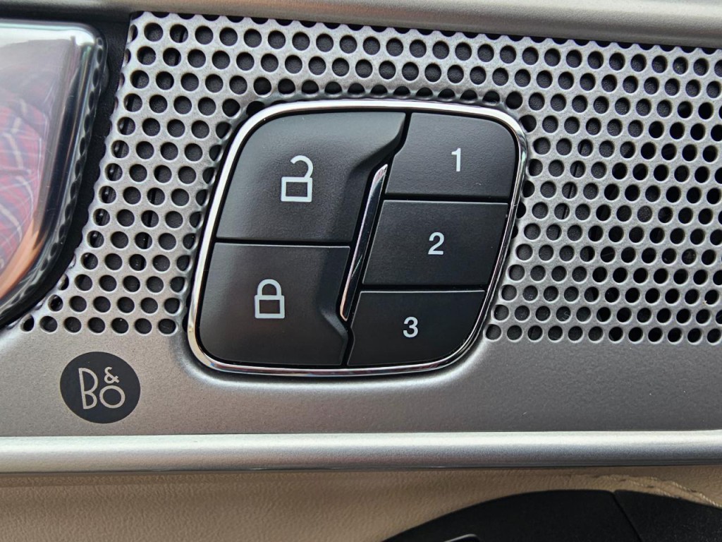 2020 Ford Explorer Image 33