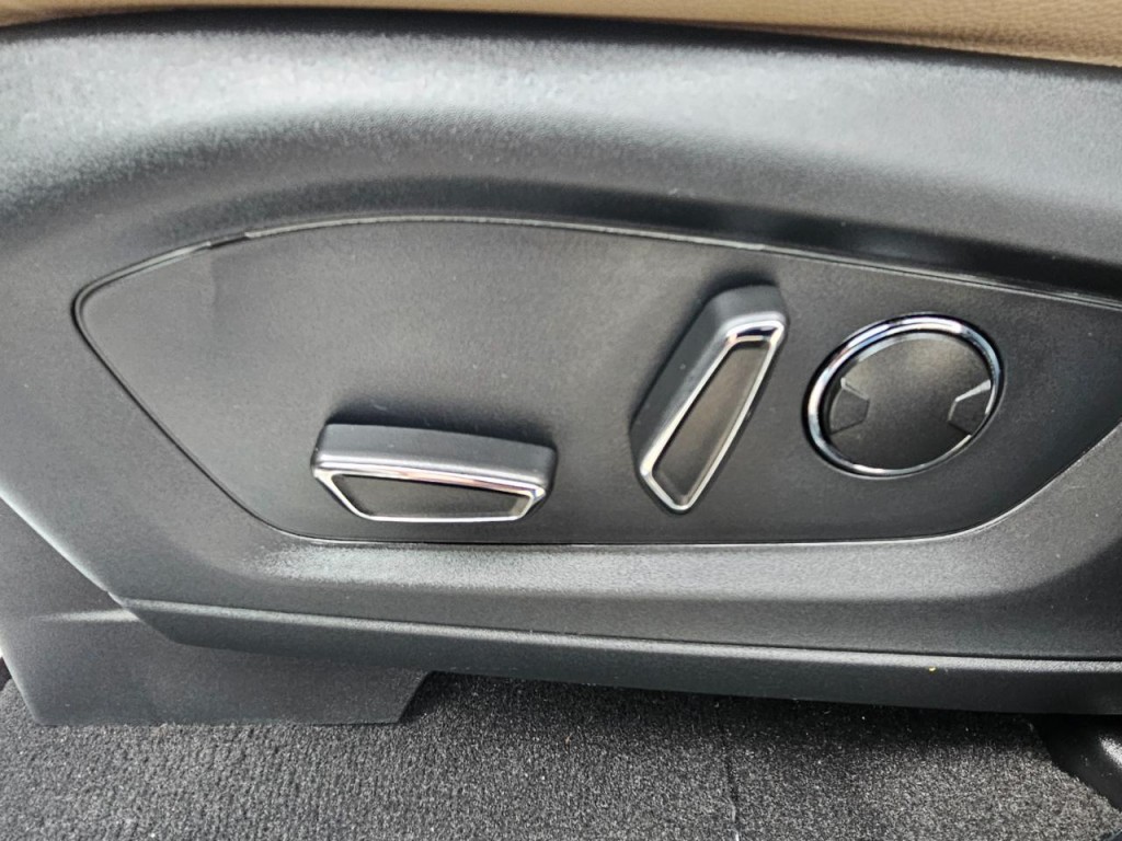 2020 Ford Explorer Image 35