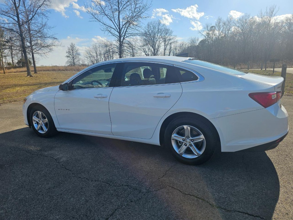 2023 Chevrolet Malibu Image 9
