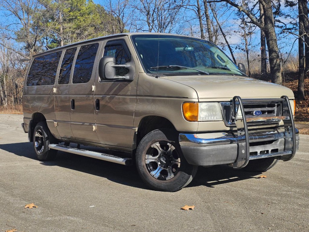 2007 Ford Econoline Image 1