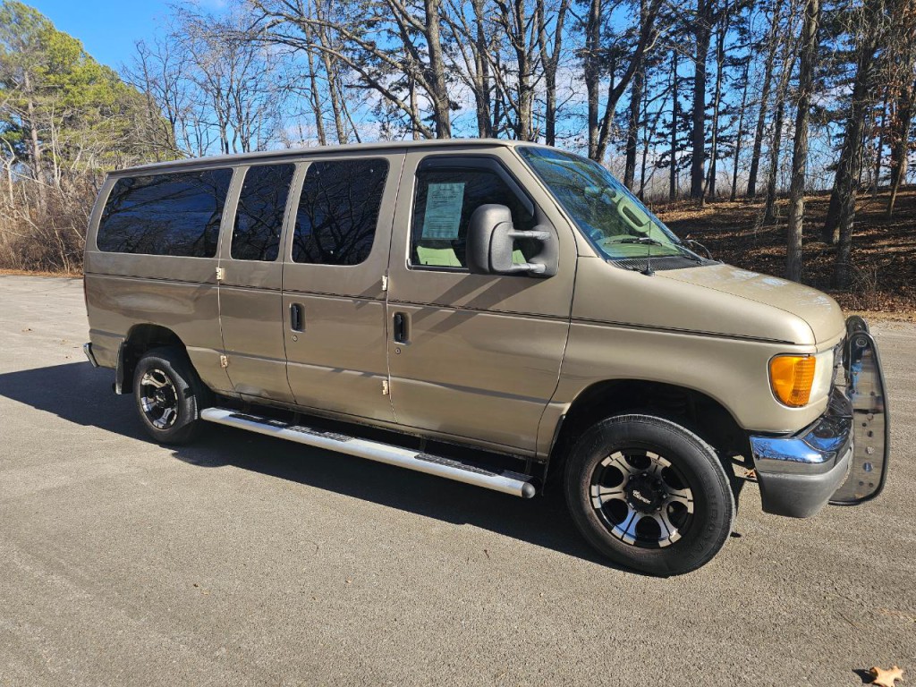 2007 Ford Econoline Image 3