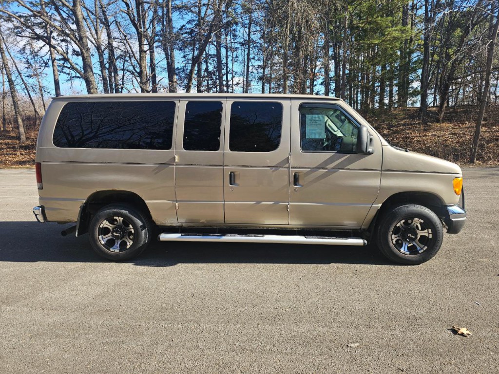 2007 Ford Econoline Image 4