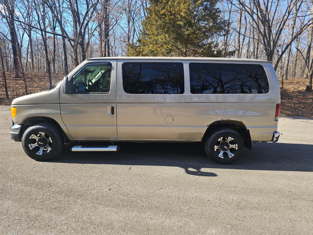 2007 Ford Econoline Image 10