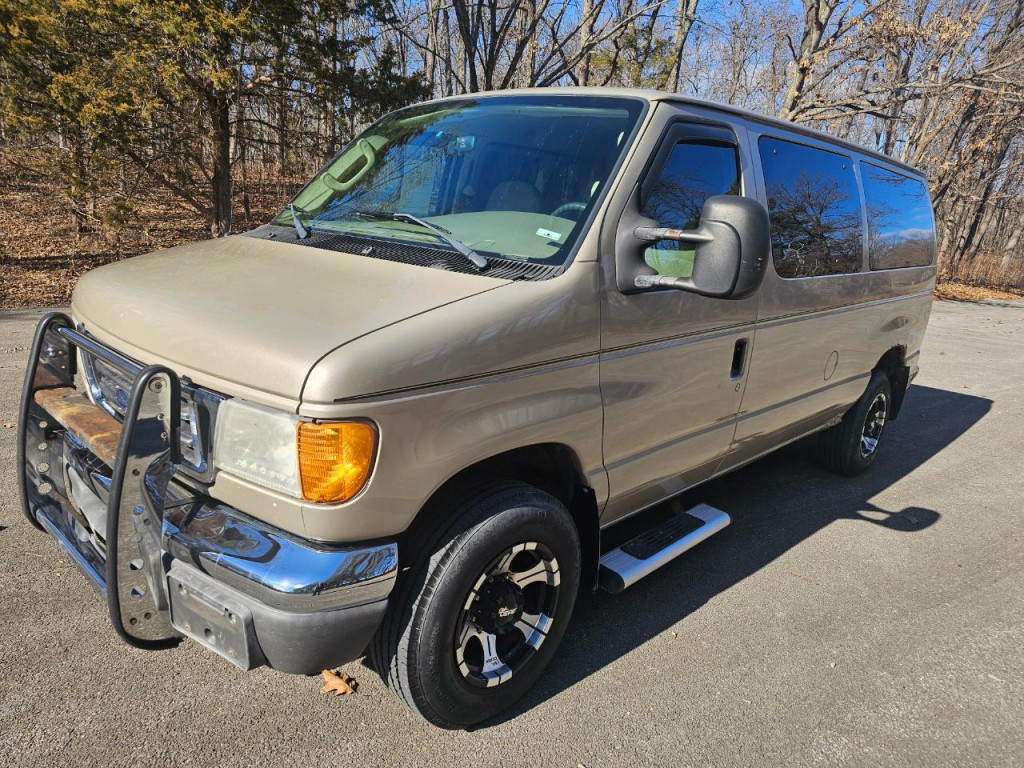 2007 Ford Econoline Image 12