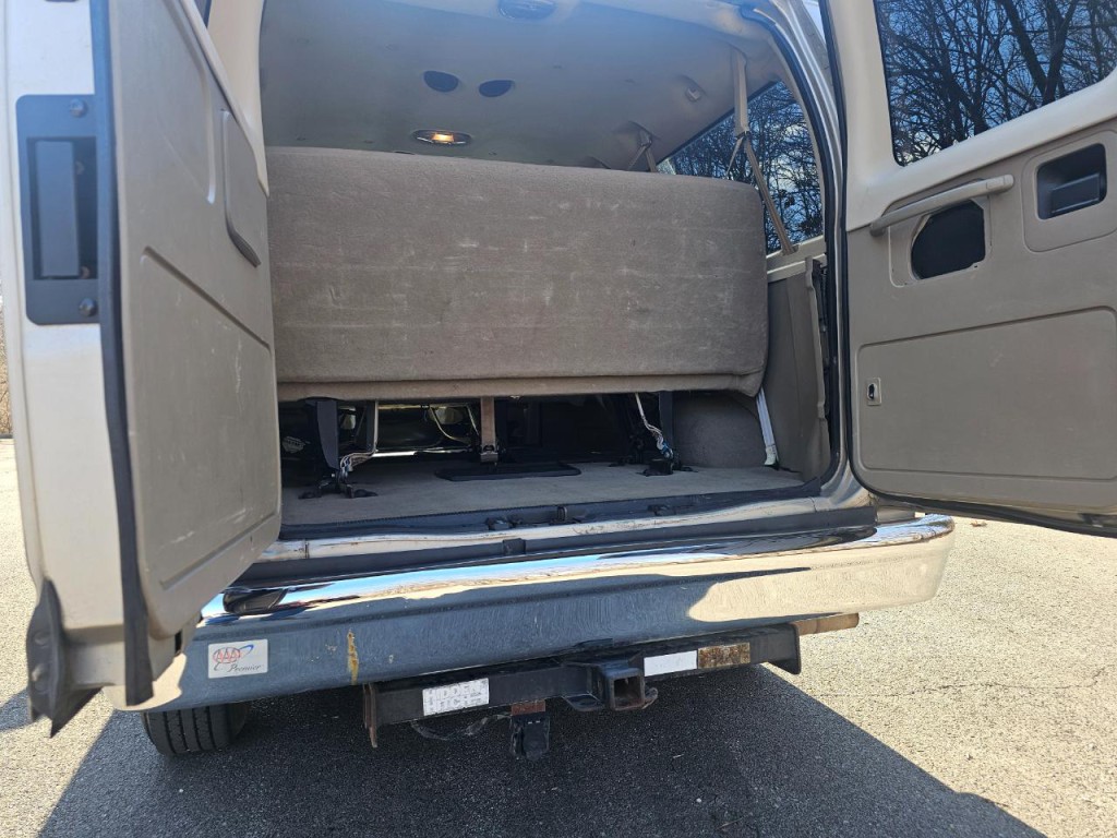 2007 Ford Econoline Image 23