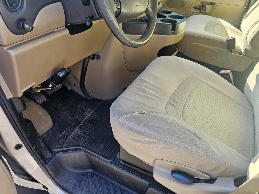 2007 Ford Econoline Image 26