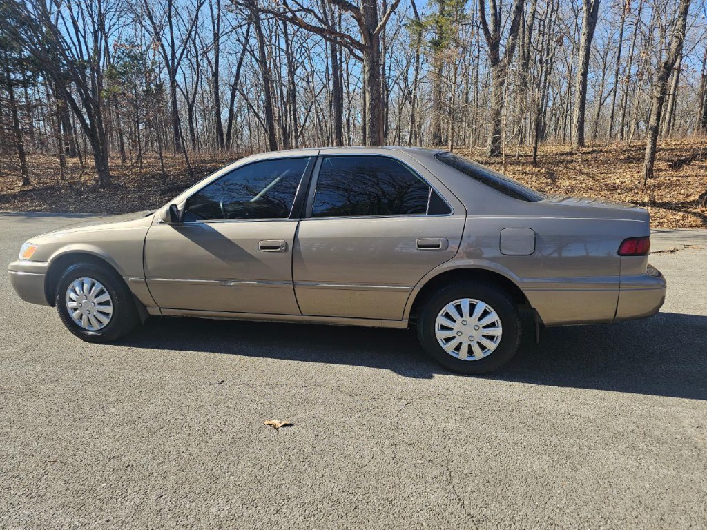 1999 Toyota Camry Image 9