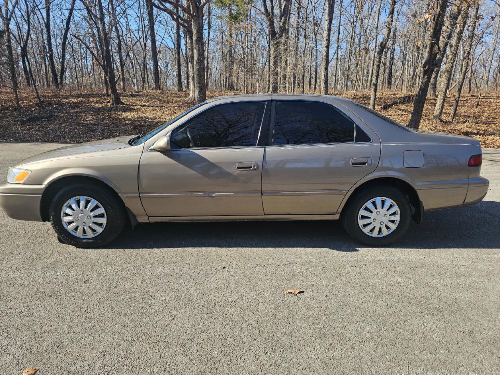 1999 Toyota Camry Image 10