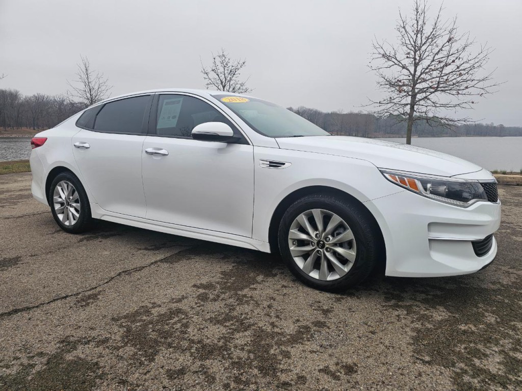 2018 Kia Optima Image 3
