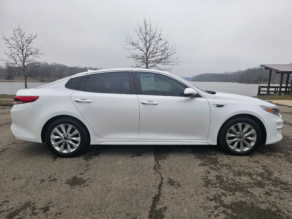 2018 Kia Optima Image 4