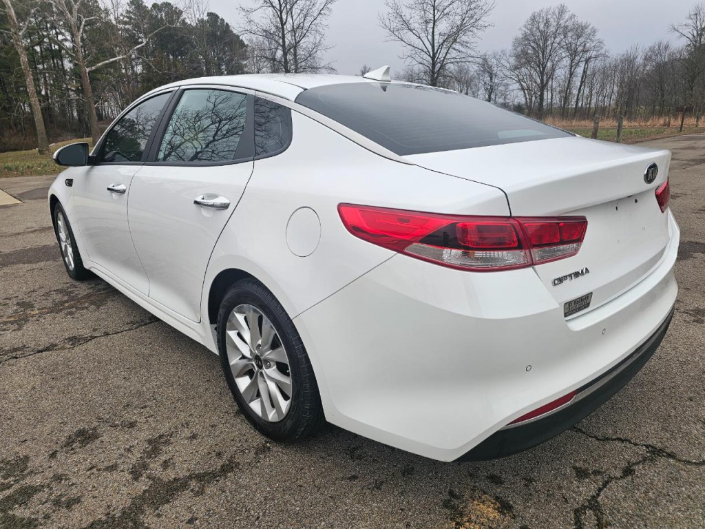 2018 Kia Optima Image 8