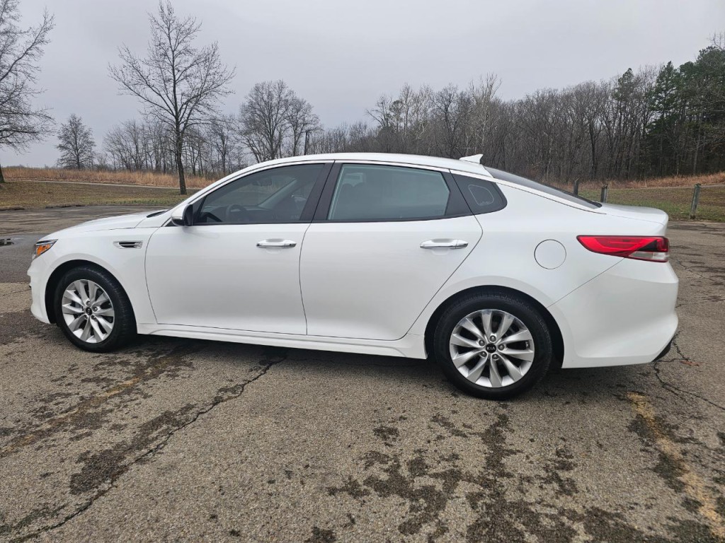 2018 Kia Optima Image 9