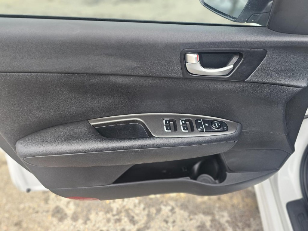 2018 Kia Optima Image 24