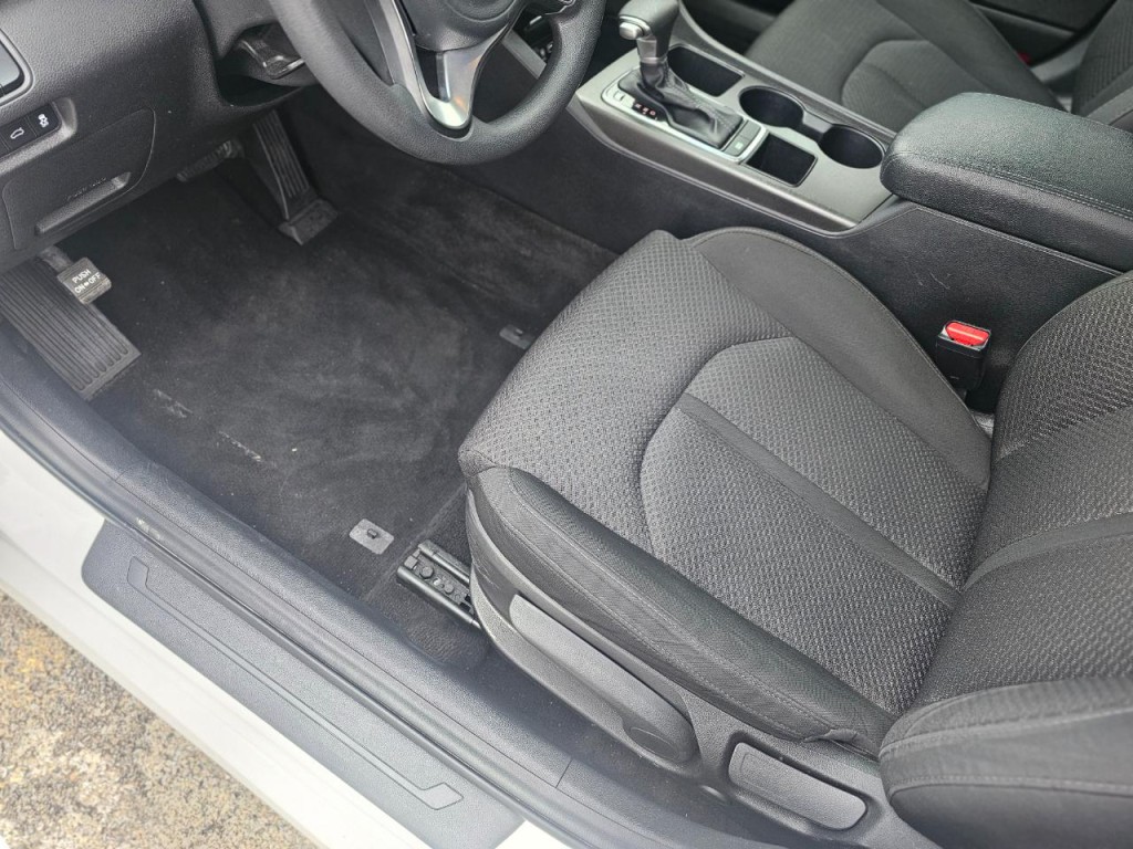 2018 Kia Optima Image 25