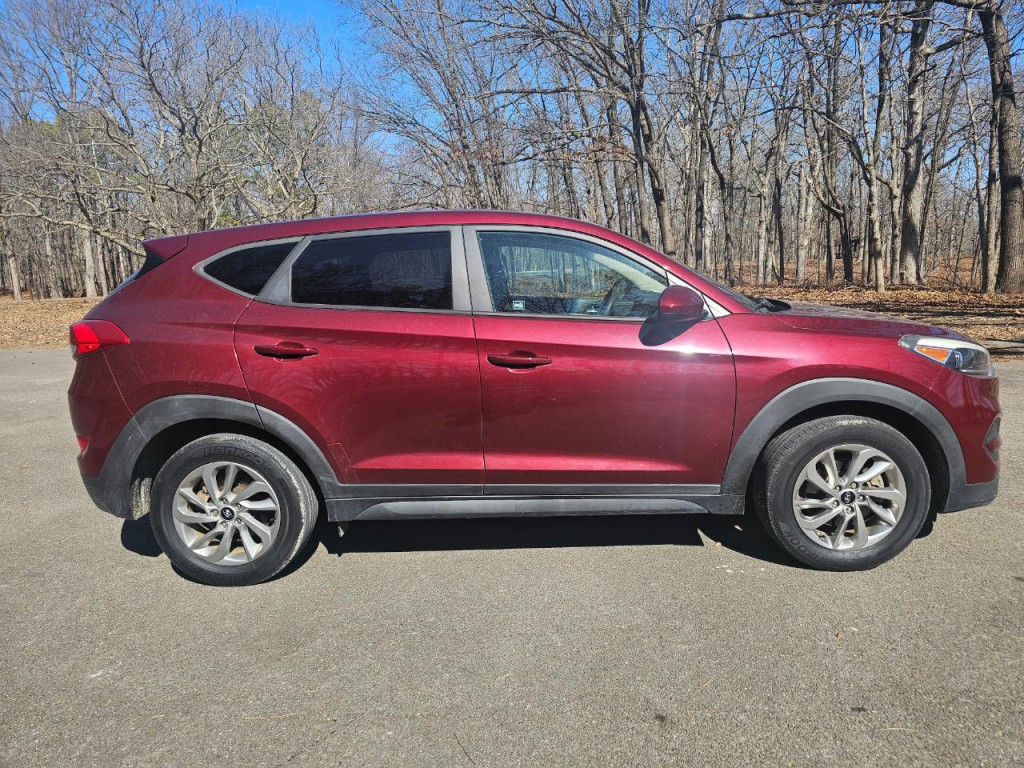 2017 Hyundai Tucson Image 2