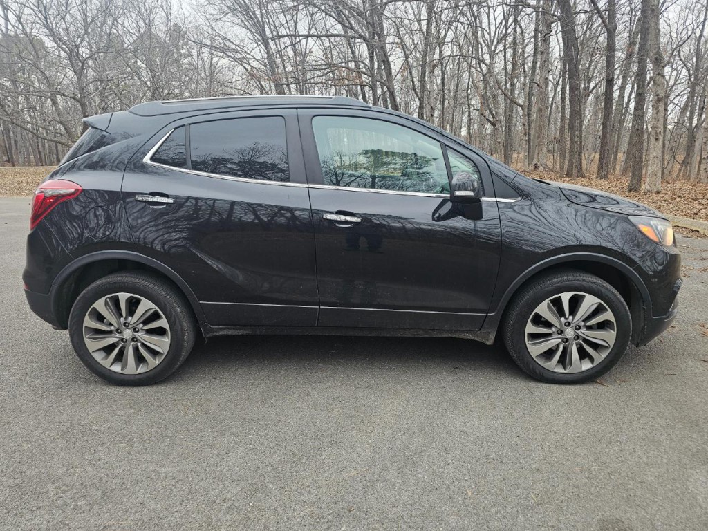 2019 Buick Enclave Image 2