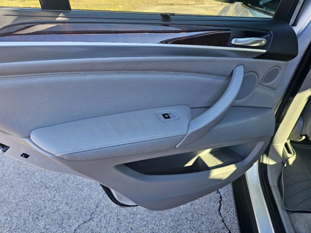 2008 BMW X5 Image 23