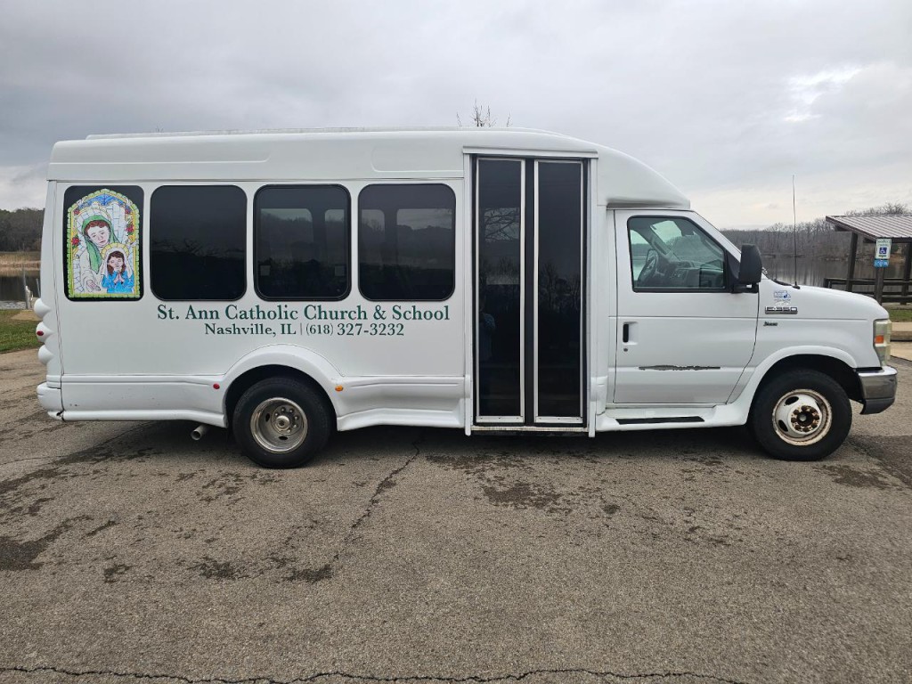 2010 Ford Econoline Image 3