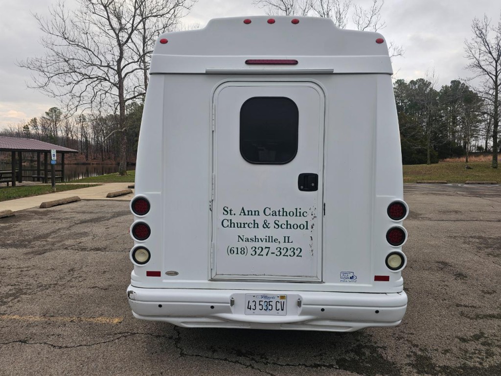 2010 Ford Econoline Image 6