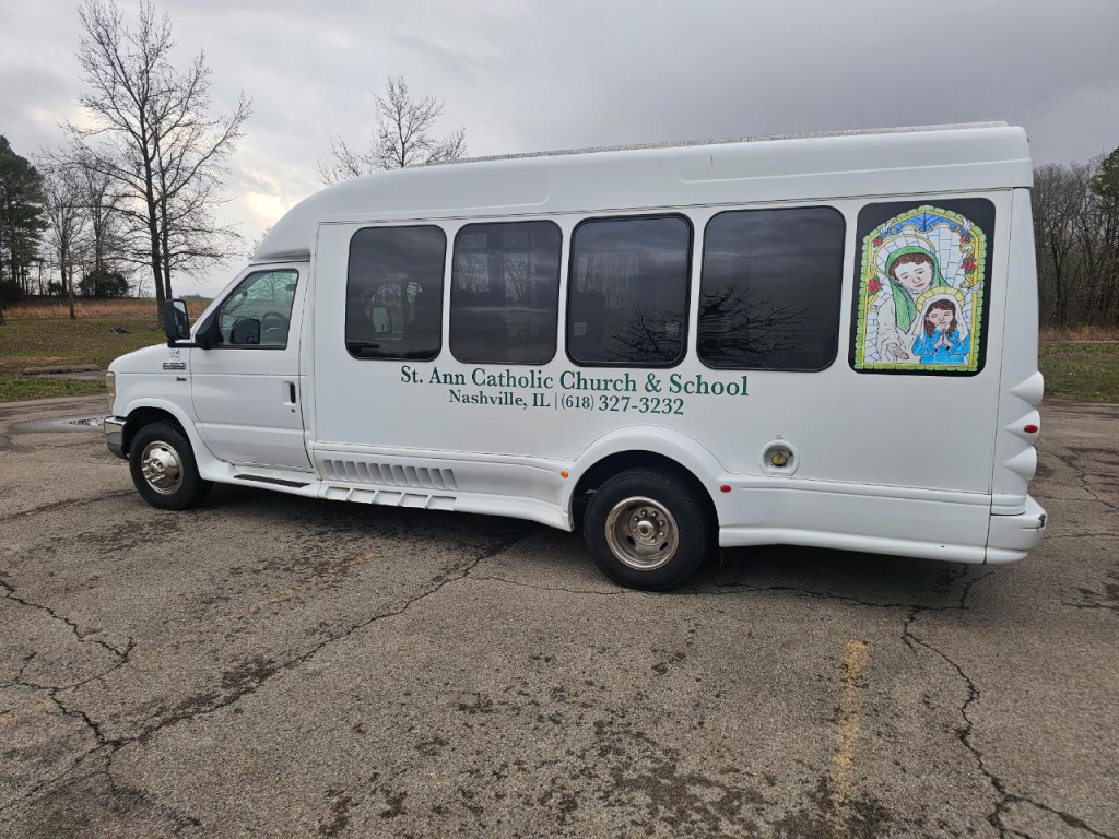 2010 Ford Econoline Image 8