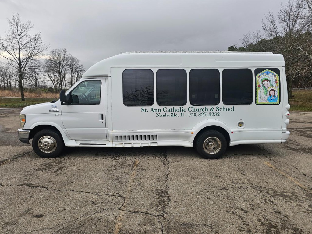 2010 Ford Econoline Image 9