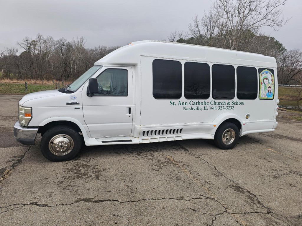 2010 Ford Econoline Image 10