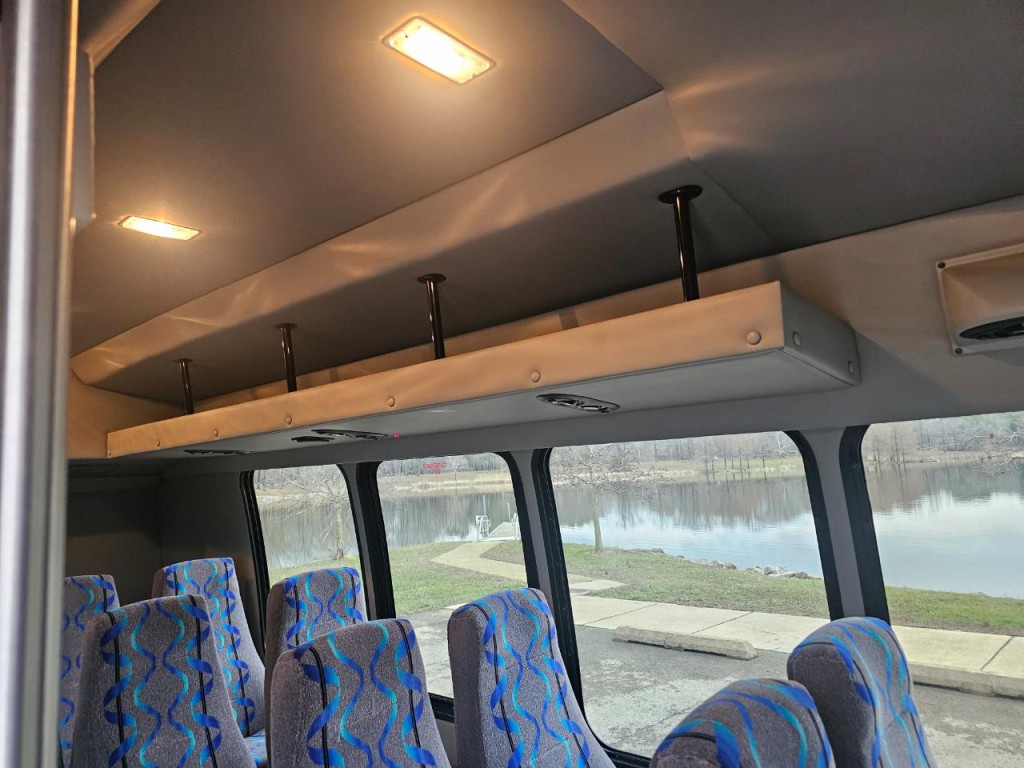 2010 Ford Econoline Image 19