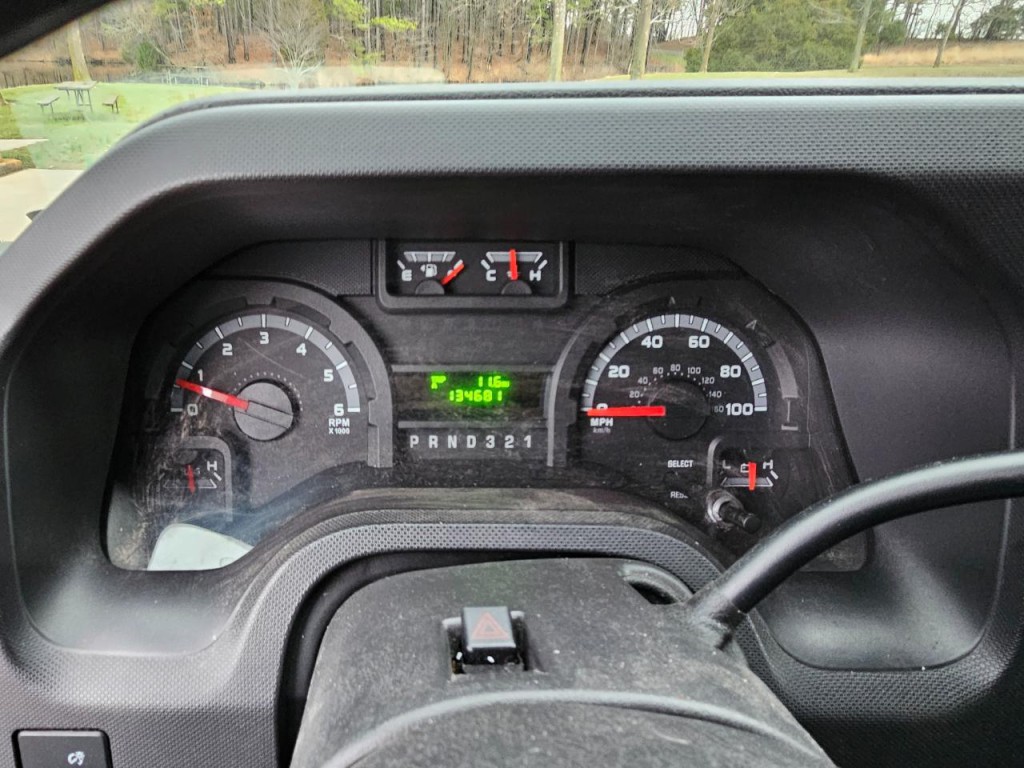 2010 Ford Econoline Image 28