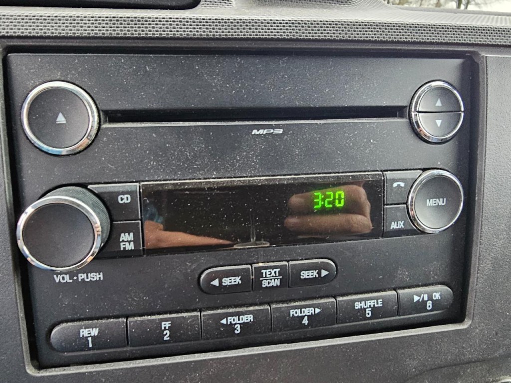 2010 Ford Econoline Image 33