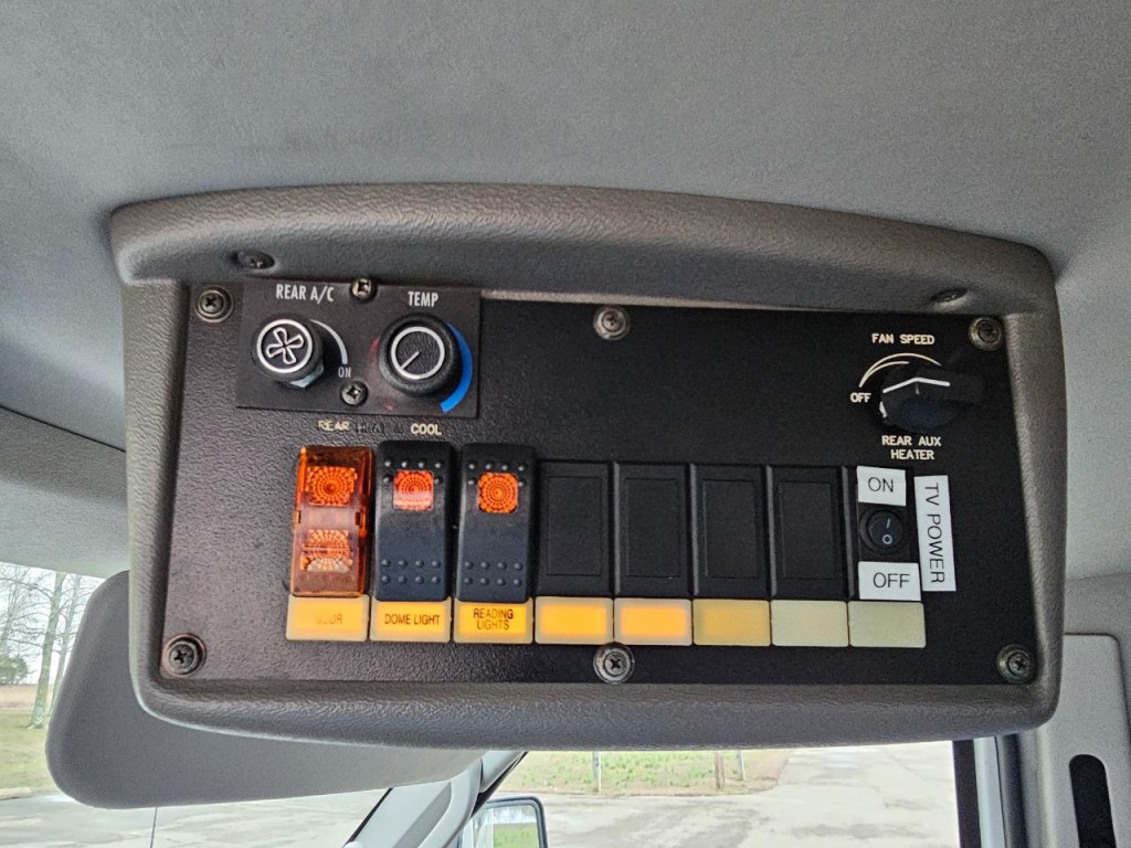 2010 Ford Econoline Image 37