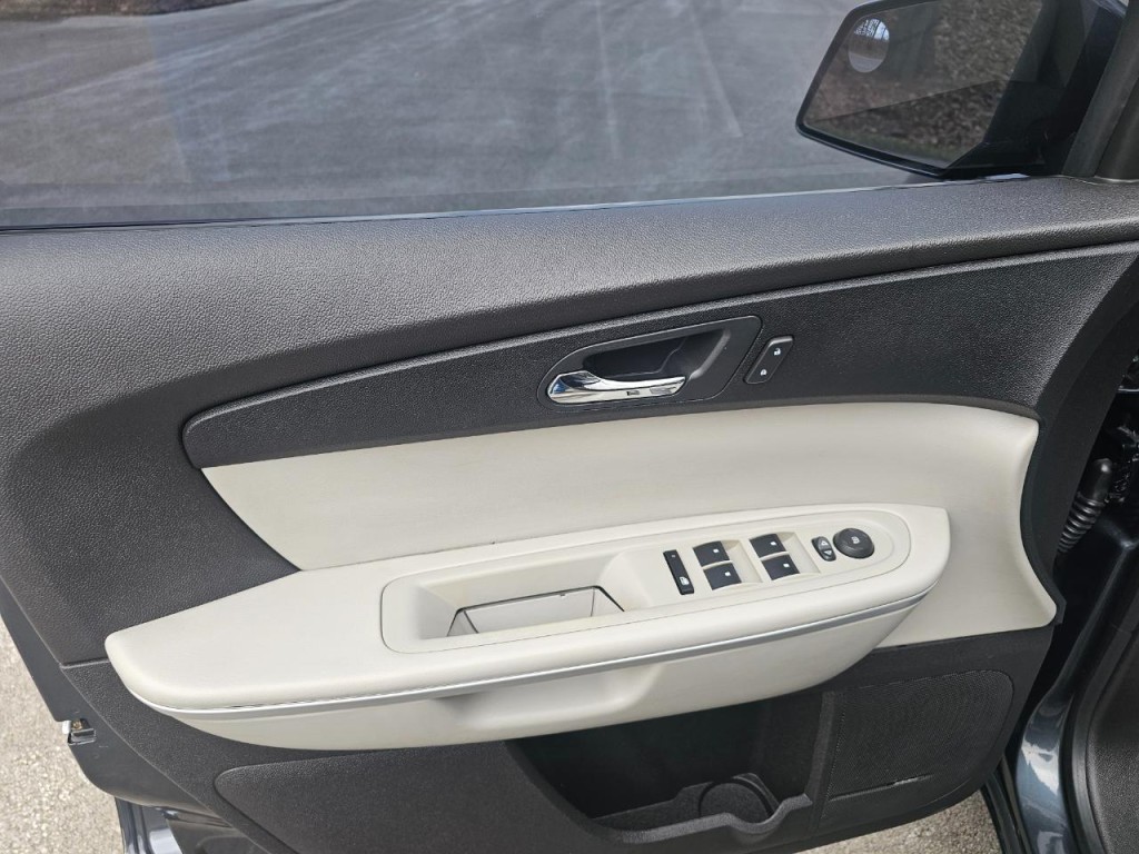 2012 GMC Acadia Image 27