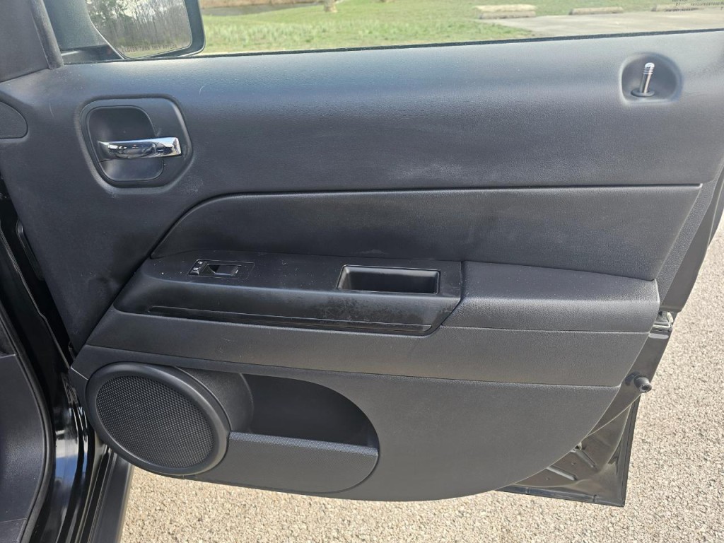 2016 Jeep Patriot Image 16