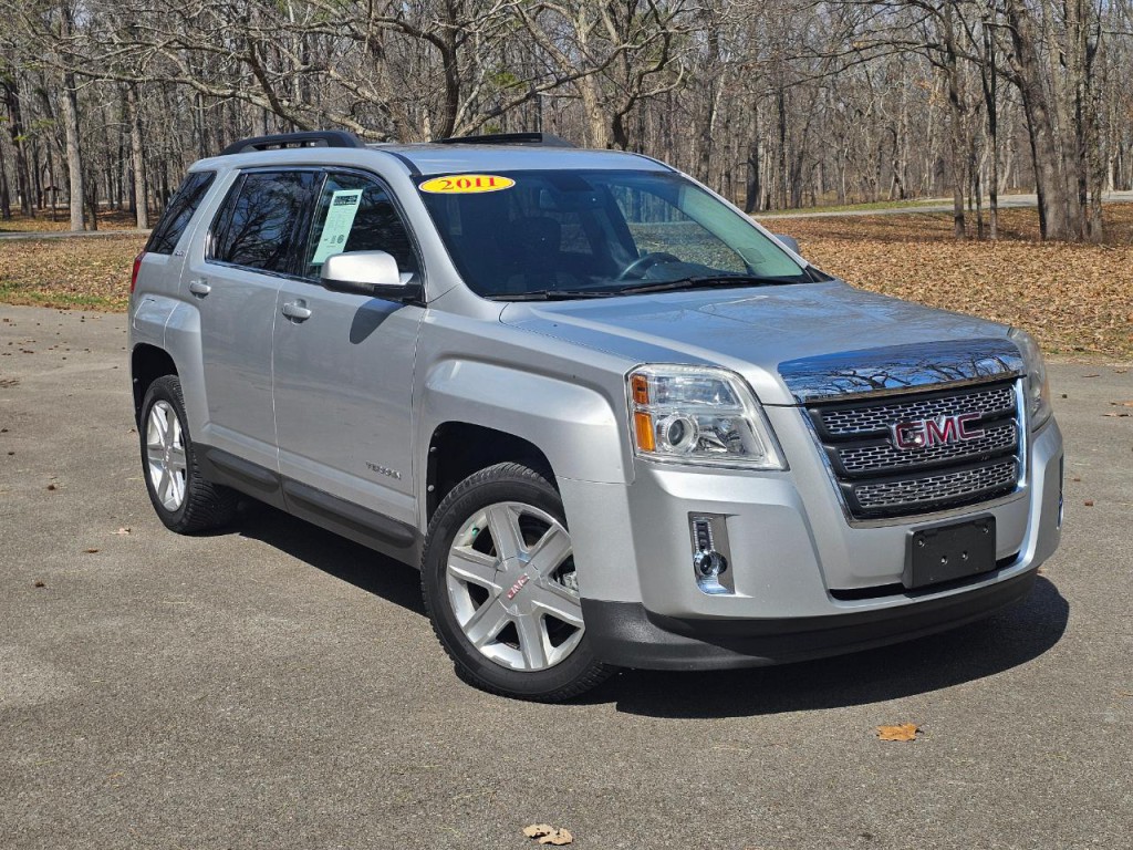 2011 GMC Terrain Image 2