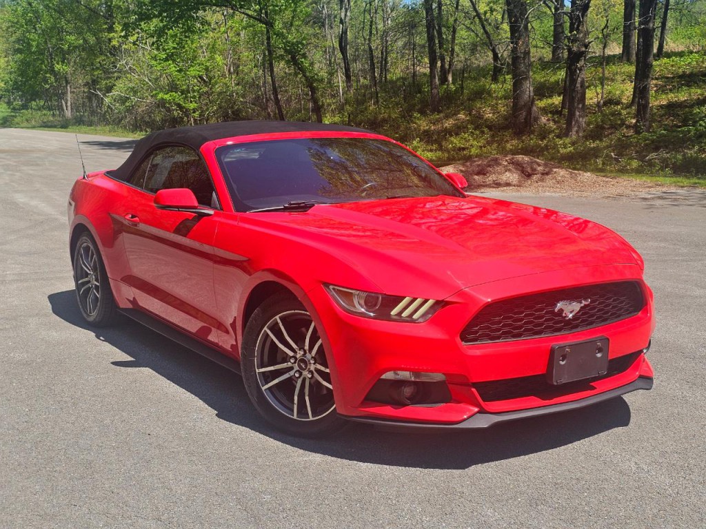 2016 Ford Mustang Image 2