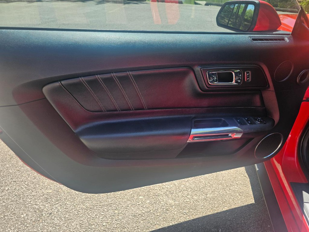 2016 Ford Mustang Image 19