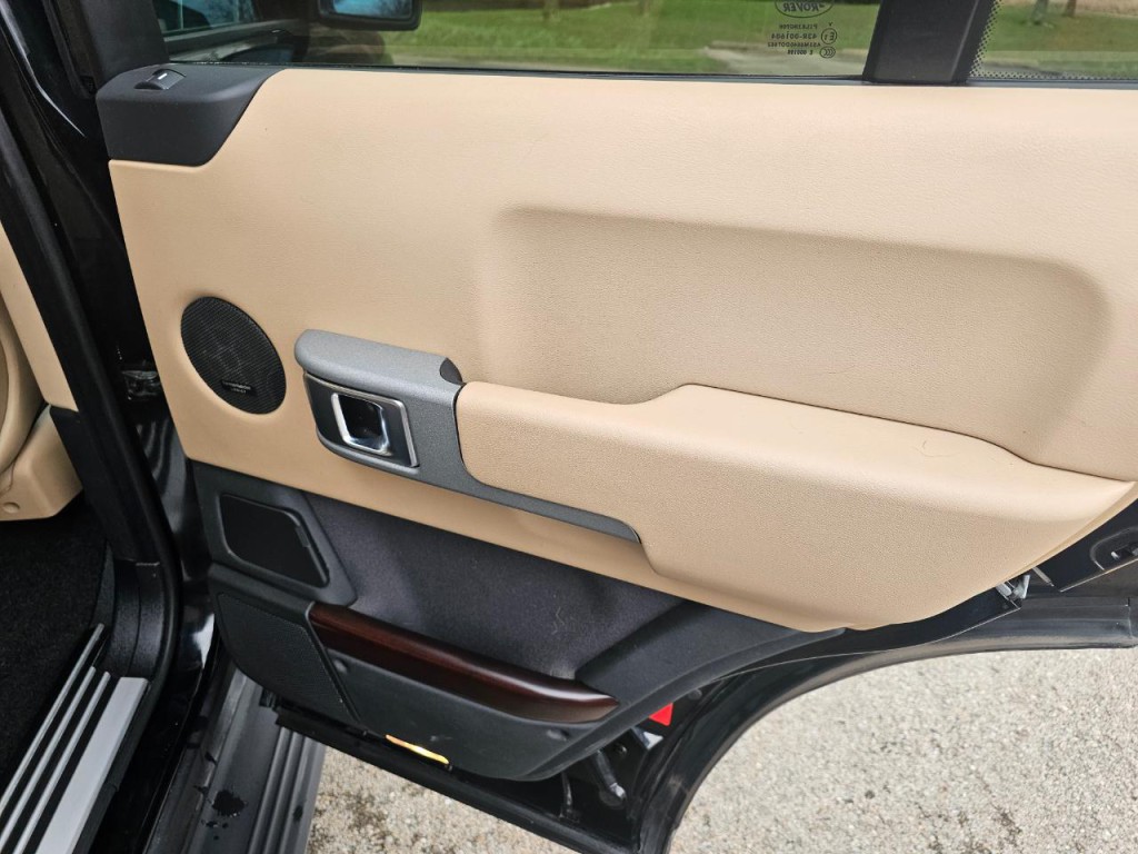 2004 Land Rover Range Rover Image 19