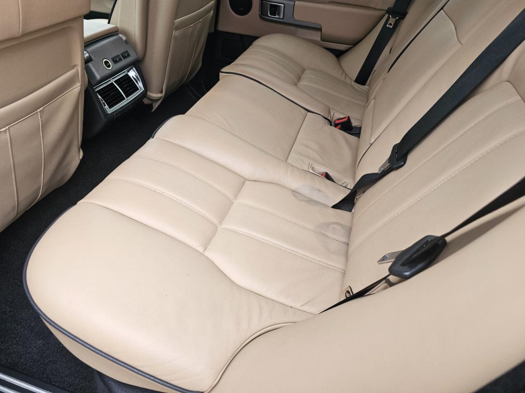 2004 Land Rover Range Rover Image 24