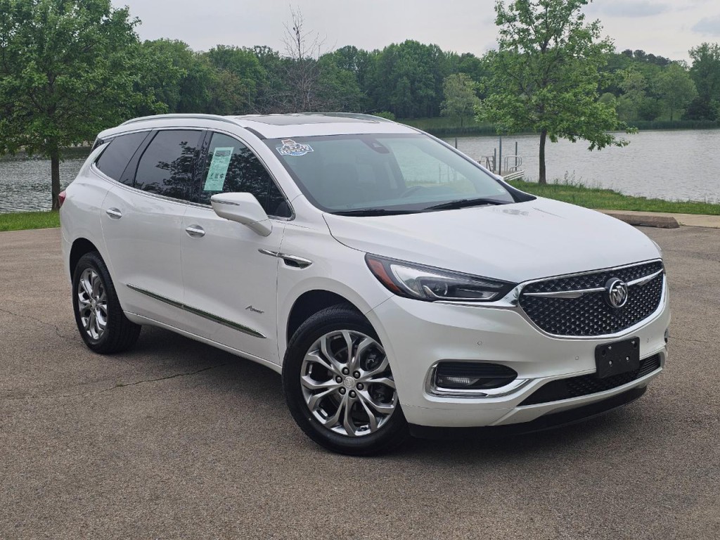 2021 Buick Enclave Image 2
