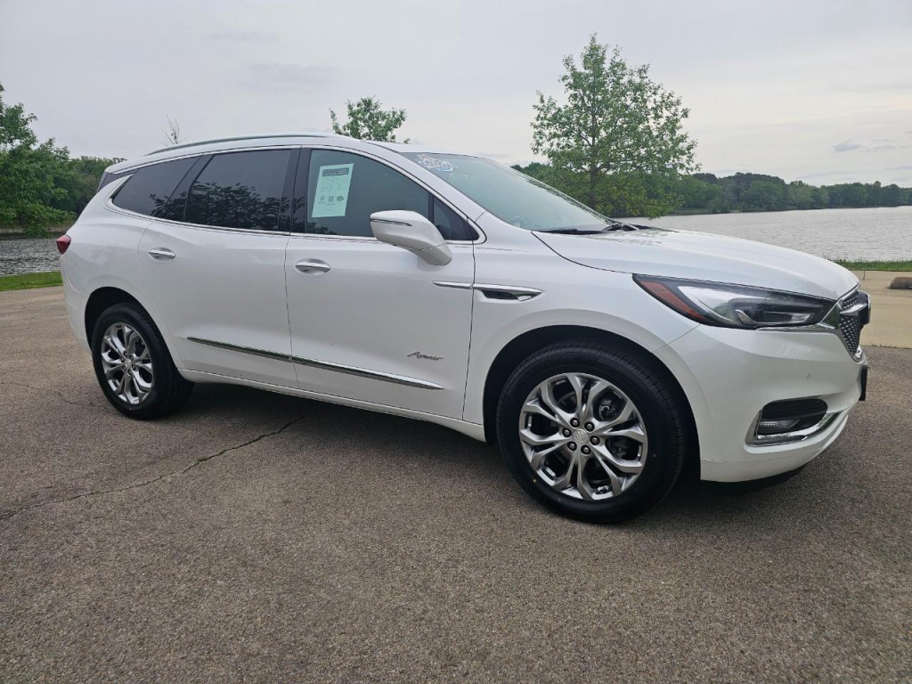 2021 Buick Enclave Image 3
