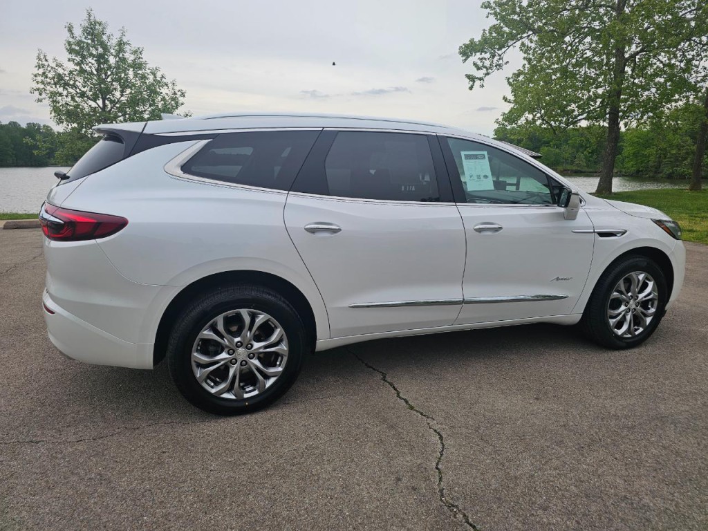 2021 Buick Enclave Image 5