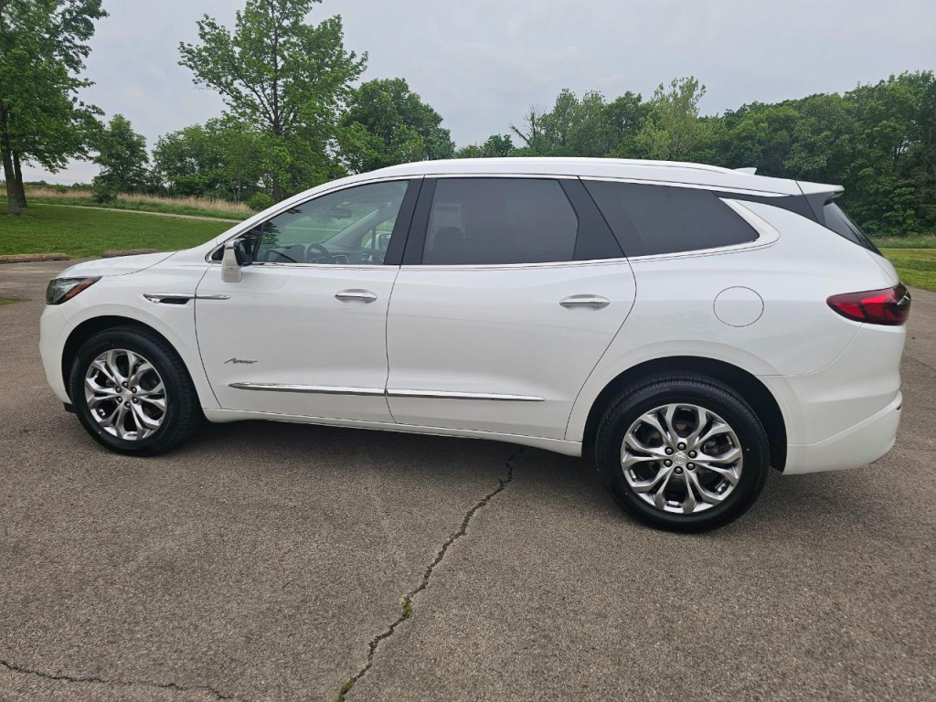 2021 Buick Enclave Image 9