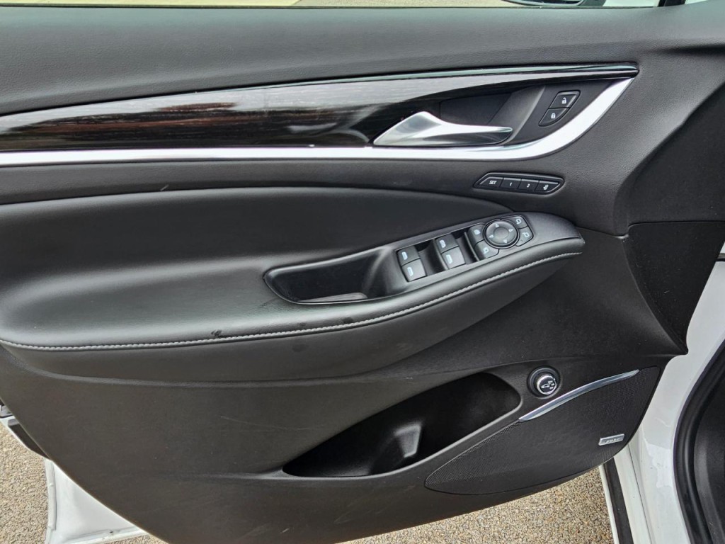 2021 Buick Enclave Image 33