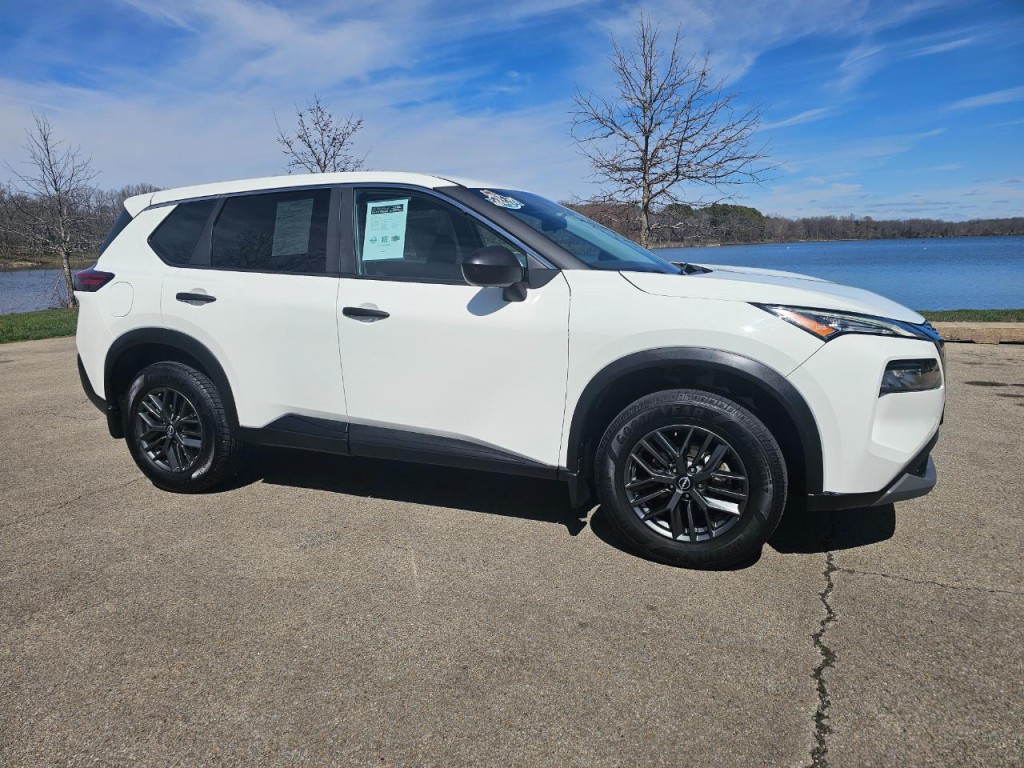 2023 Nissan Rogue Image 3