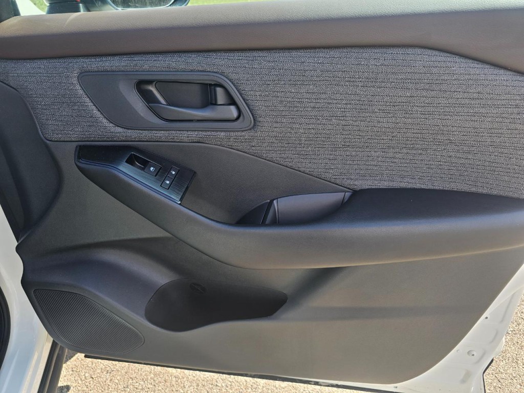 2023 Nissan Rogue Image 16