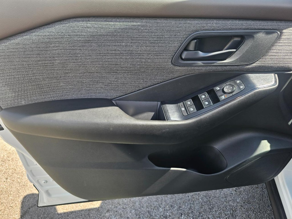 2023 Nissan Rogue Image 24