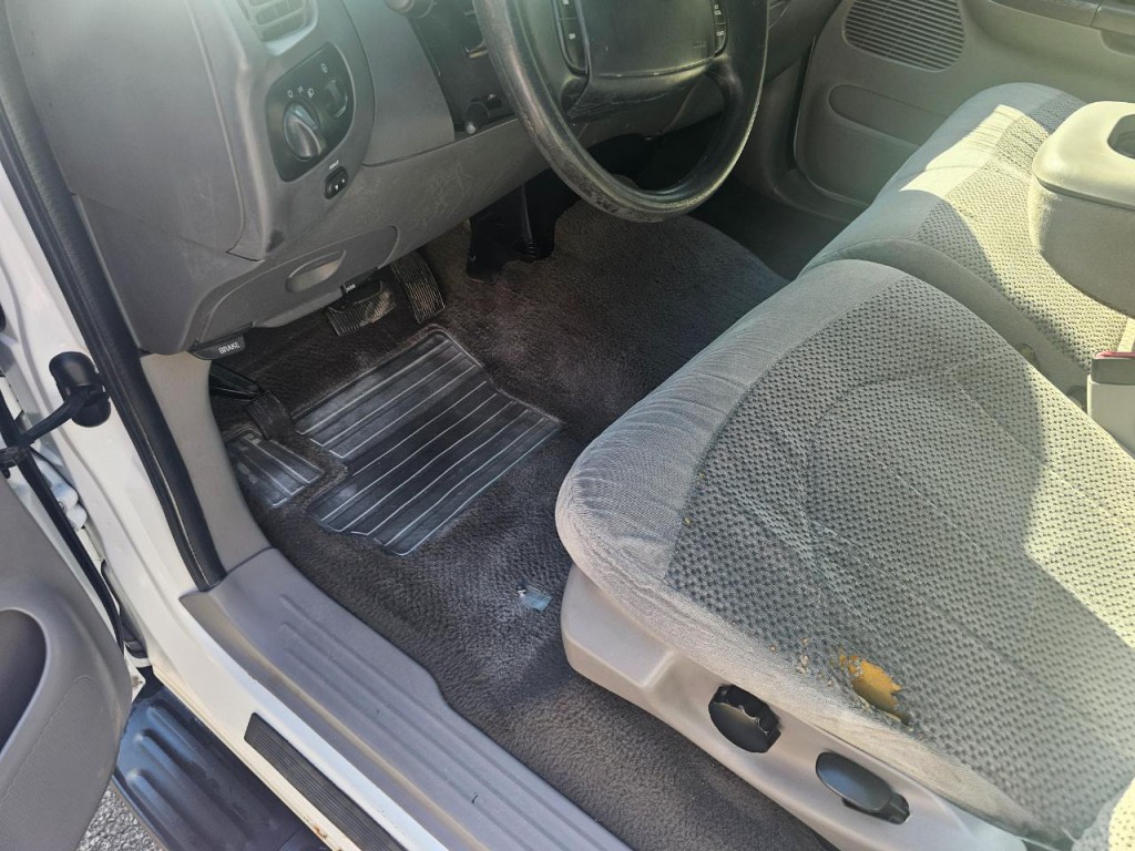 2001 Ford F-150 Image 25