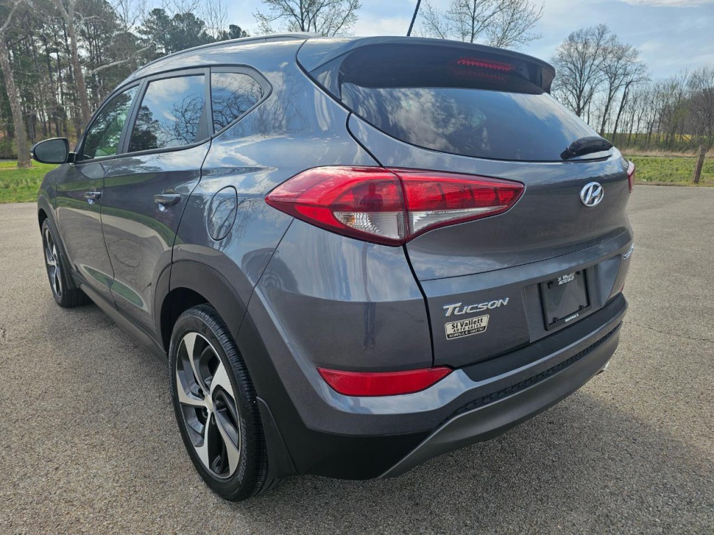2016 Hyundai Tucson Image 8