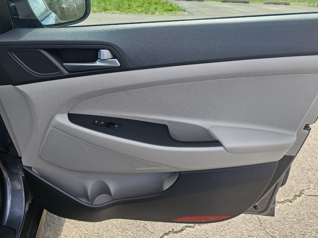 2016 Hyundai Tucson Image 17